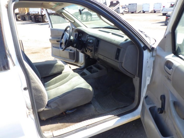 2004-dodge-dakota-image-8