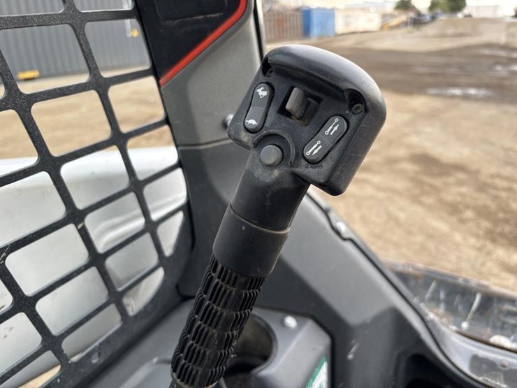 2022-bobcat-t66-image-22