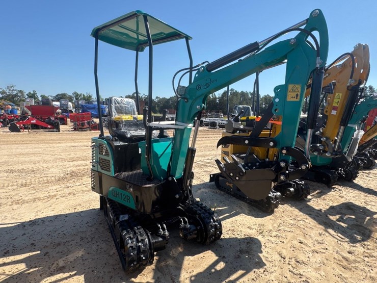 unused-cfg-qh12r-excavator-image-2