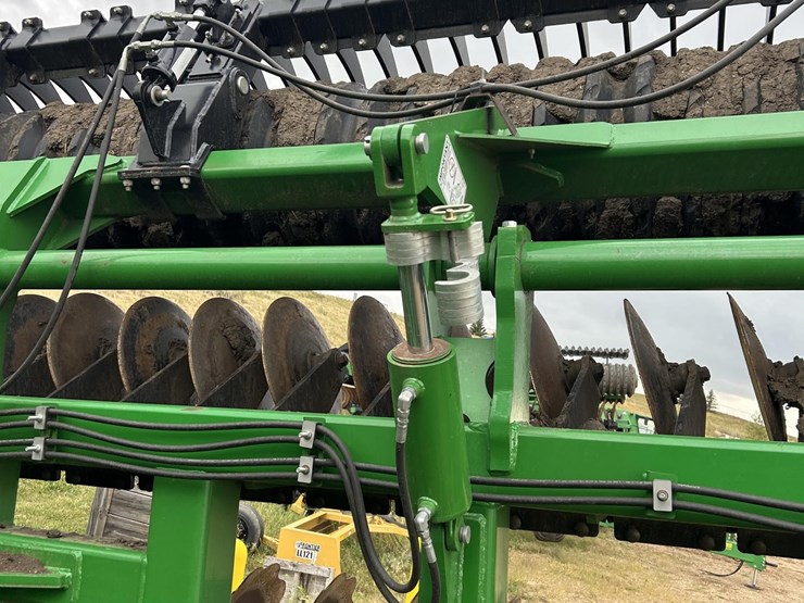 2021-john-deere-2680h-image-28