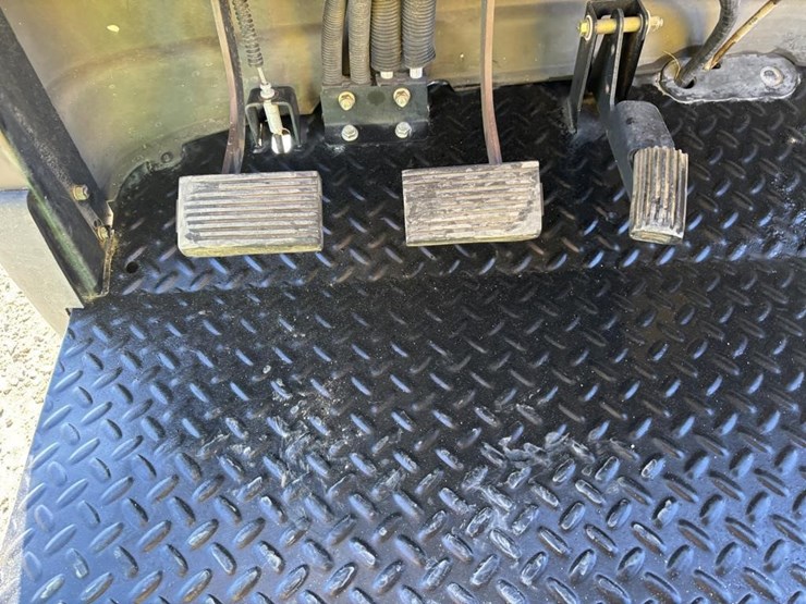 john-deere-gator-image-21