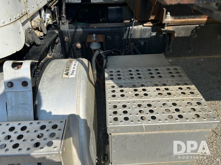1998-freightliner-dry-tender-truck-(cp0654,-unit-28644)-image-15