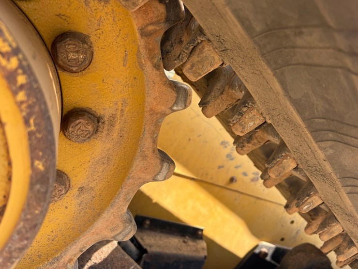 2015-caterpillar-299d-image-24