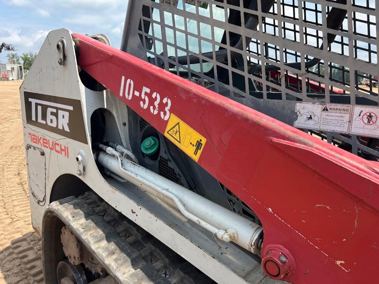 2019-takeuchi-tl6r-image-23