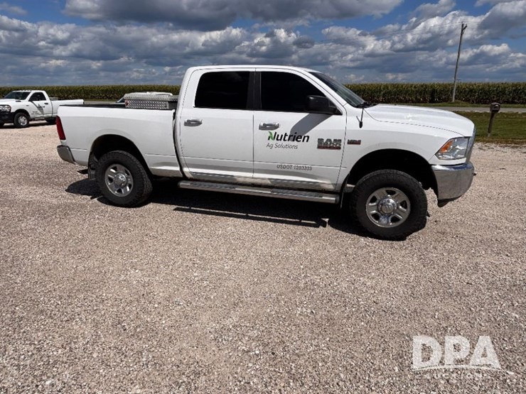 2016-dodge-ram-2500-image-3