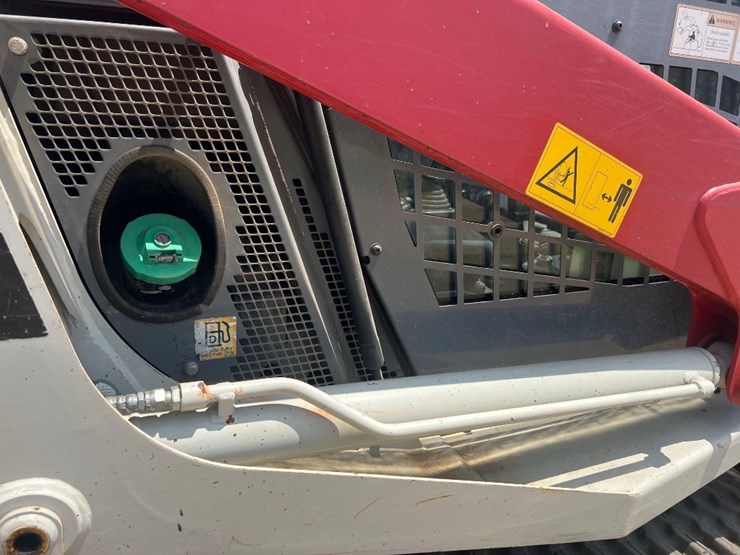 2021-takeuchi-tl8r2-image-17