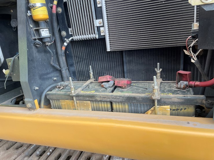 deere-160d-lc-image-39