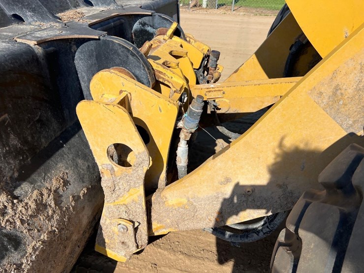 2018-caterpillar-926m-image-15