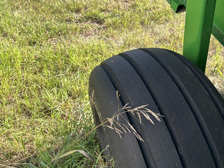 2003-john-deere-567-image-15