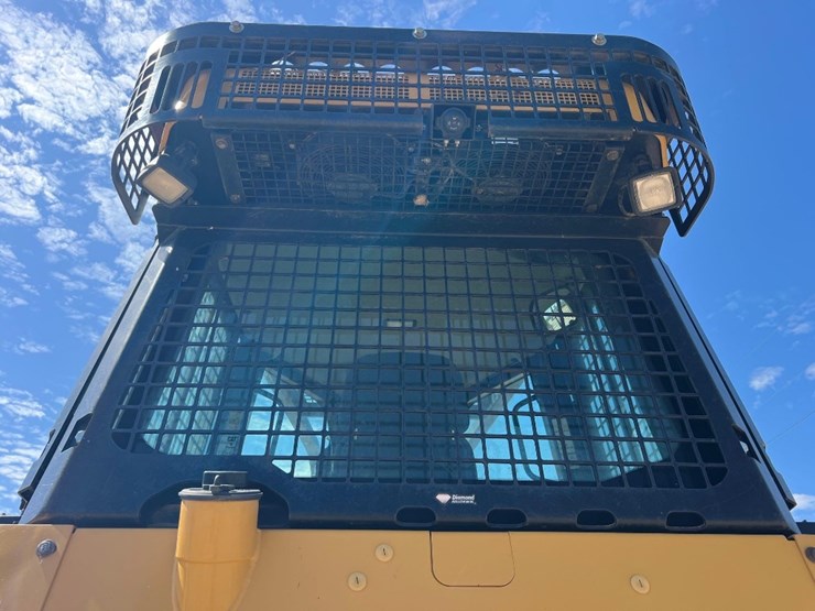 2020-caterpillar-d6k2-lgp-image-16