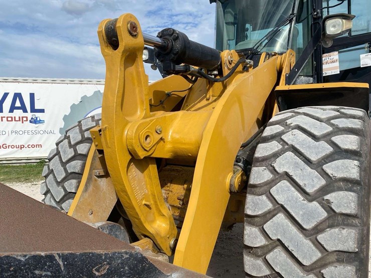 2019-caterpillar-966m-image-11