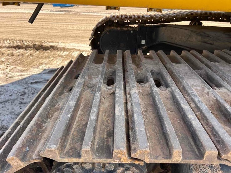 2019-caterpillar-330gc-image-37