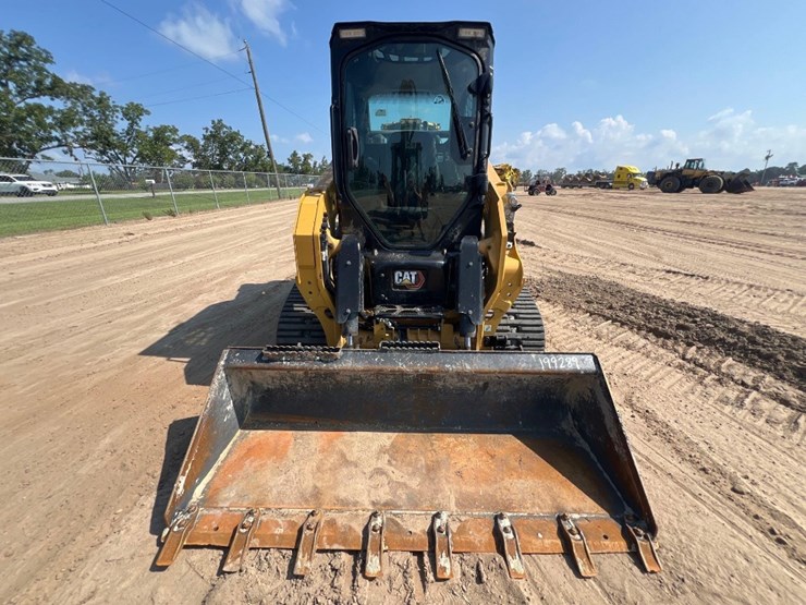 2024-caterpillar-255-skid-steer-image-7