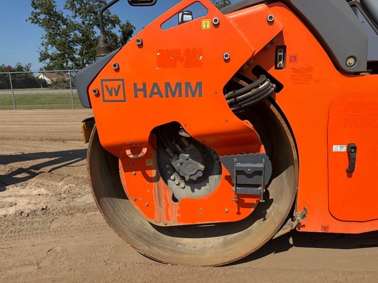 2016-hamm-hd+-120i-smooth-double-drum-roller-image-10