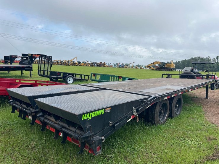 2022-load-trail-102"-x-24'-trailer-image-4