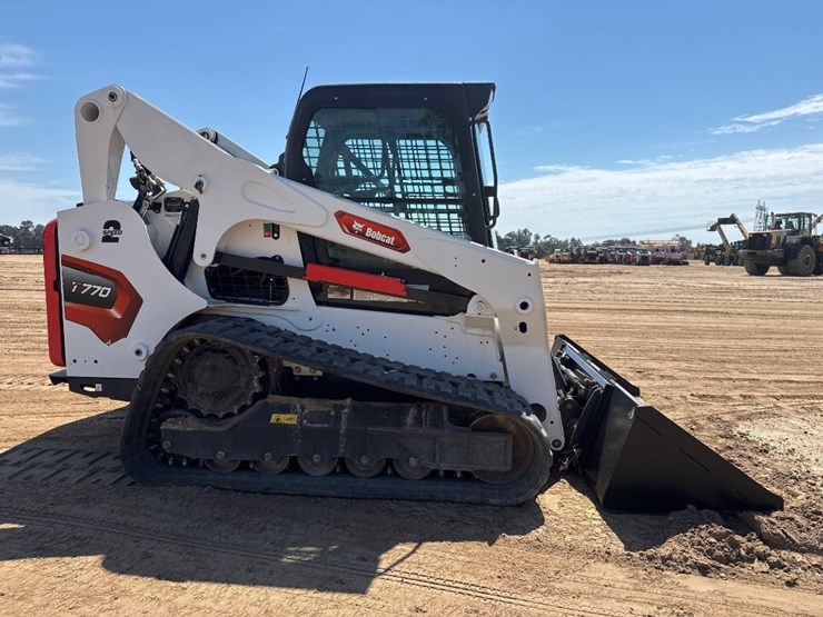 2023-bobcat-t770-image-5