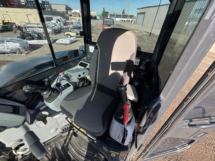 2023-deere-60g-image-26