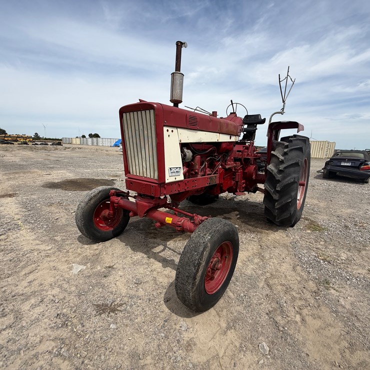 1965 INTERNATIONAL 706