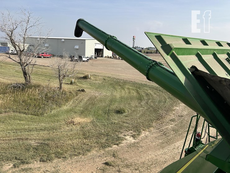 2021-john-deere-s790-image-110