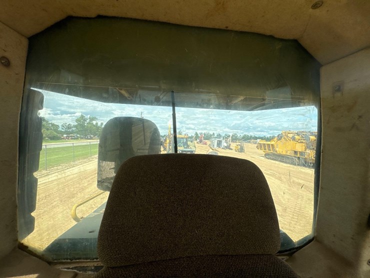 2002-caterpillar-973c-image-31