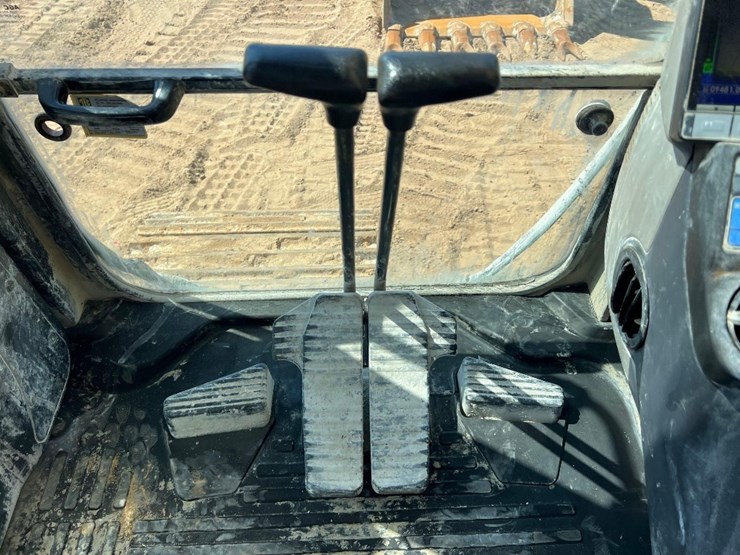 2023-komatsu-pc360-lc-11-image-43