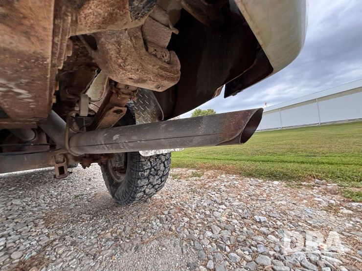 2011-chevrolet-2500hd-image-36