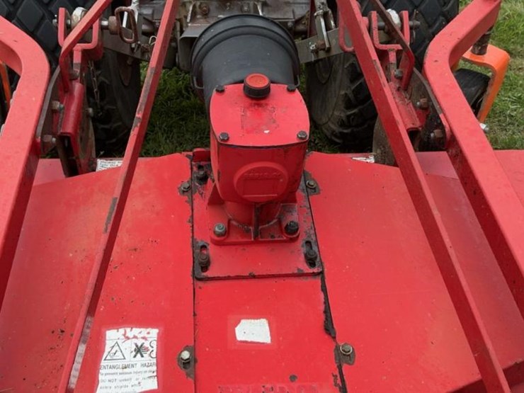 #124-•-massey-ferguson-mf210-tractor-image-62