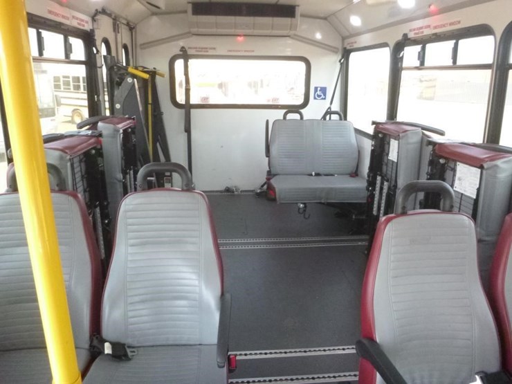 2017-ford-e450-image-9