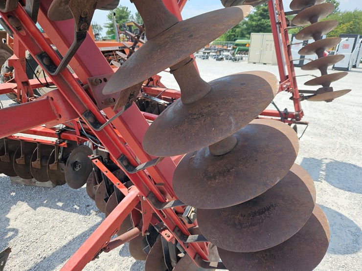 case-ih-3900-image-11