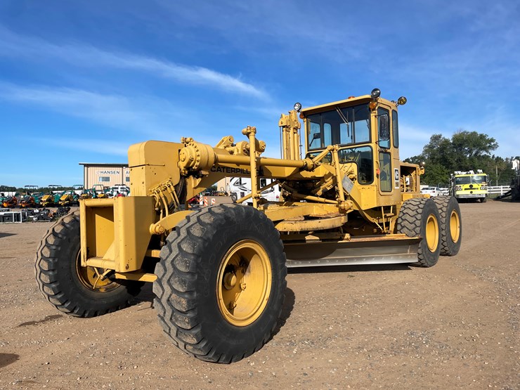#2026-•-cat-no.12-road-grader-image-1