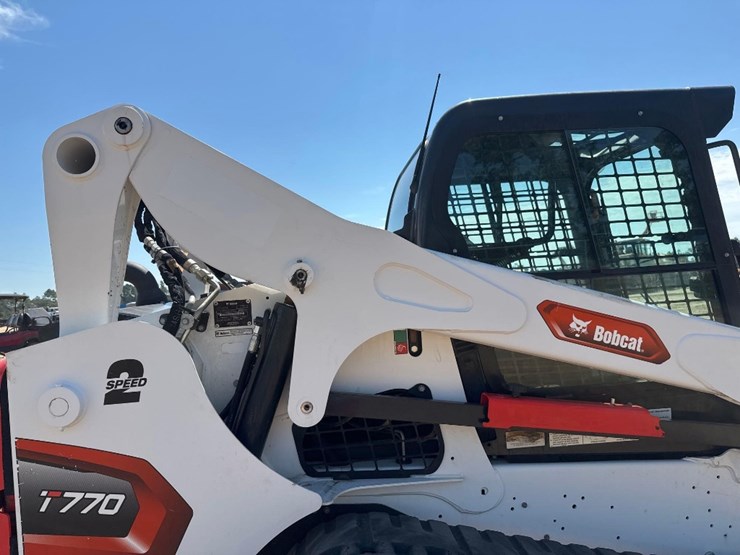 2023-bobcat-t770-image-19