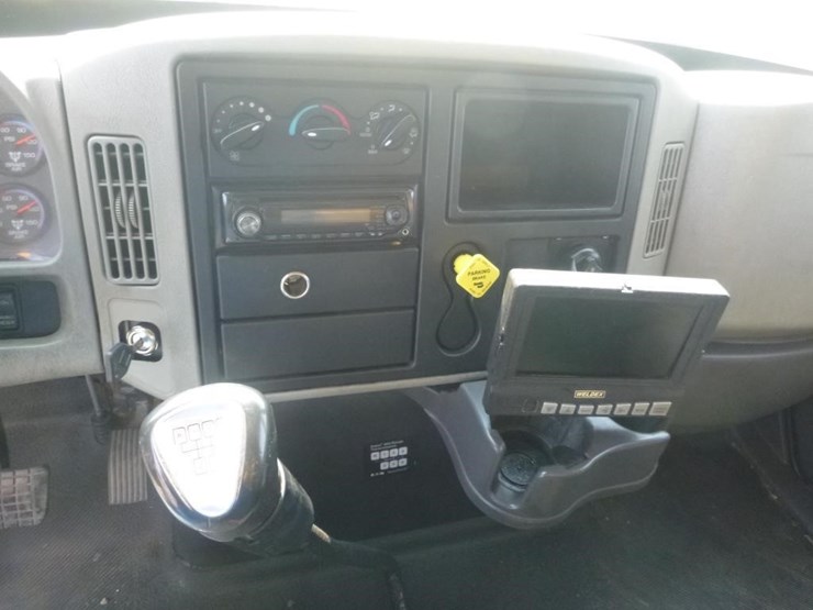 2009-international-durastar-4300-image-14