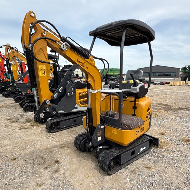 #220 • #26493 • Unused CFG QK18R Mini Excavator