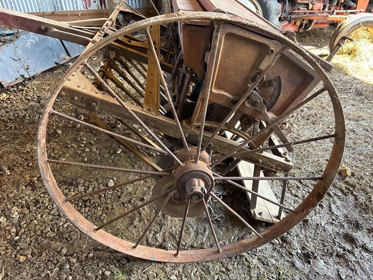superior-7ft-grain-drill-image-39