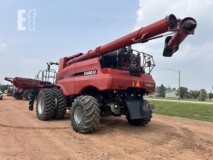 2015-case-ih-8240-image-6