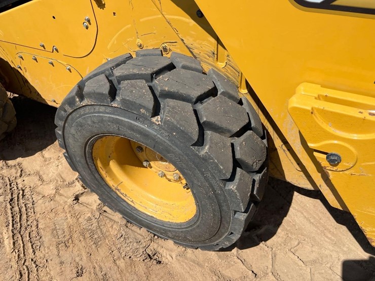 2022-caterpillar-272d3-image-10