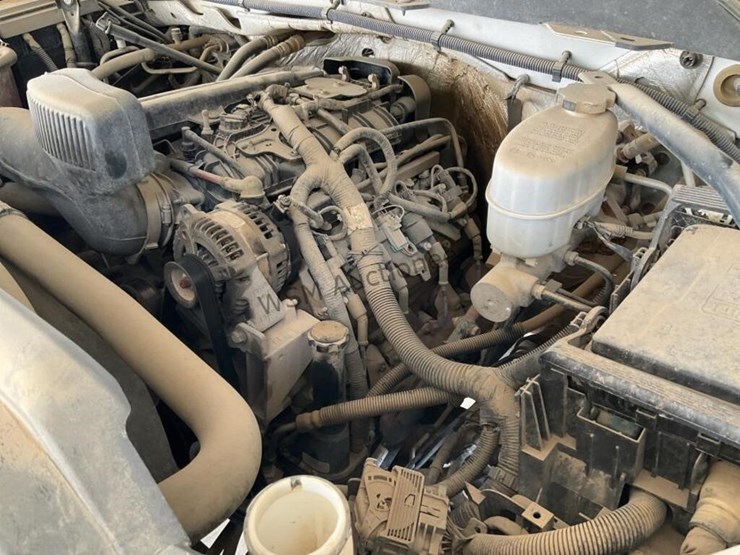 2016-chevrolet-silverado-2500hd-image-11