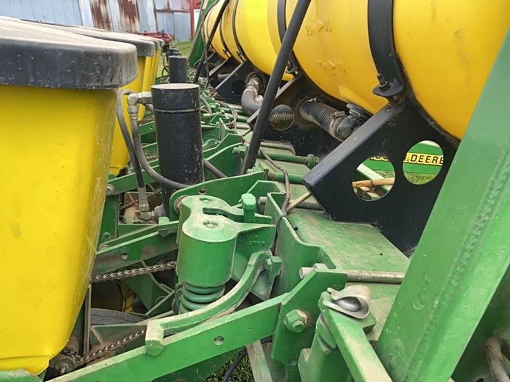 john-deere-1750-image-34
