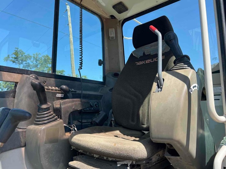 2019-takeuchi-tb290-image-25