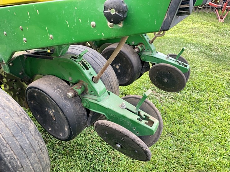 john-deere-1750-image-23