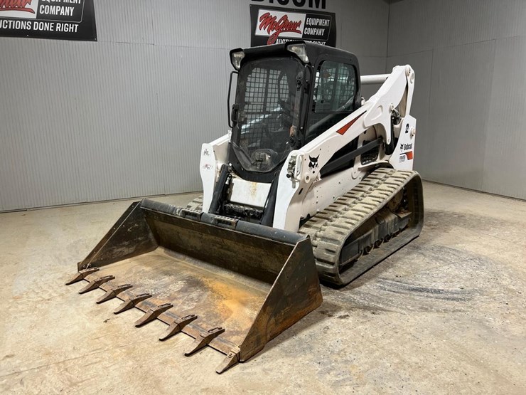 2021-bobcat-t740-image-2
