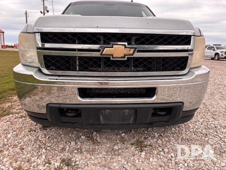 2011-chevrolet-2500hd-image-18