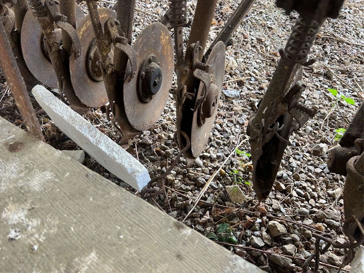oliver-superior-8ft-grain-drill-image-54
