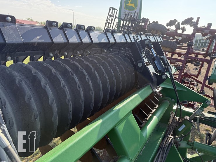 2021-john-deere-2680h-image-32
