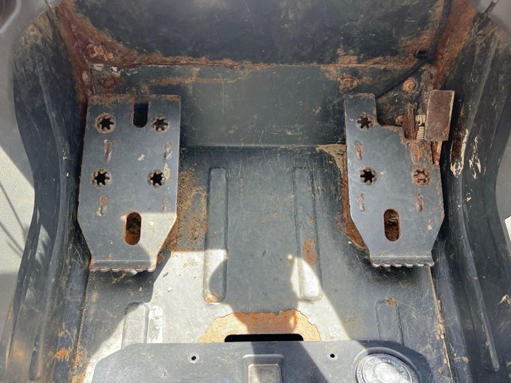 2020-bobcat-t76-image-28