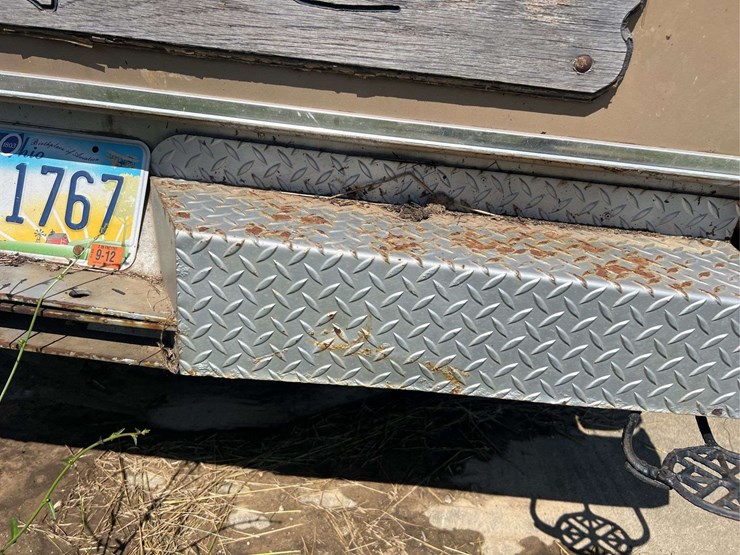 1969-chevy-c20-custom-camper-image-71