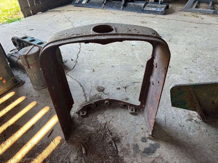 various-oliver-tractor-sheet-metal-image-6