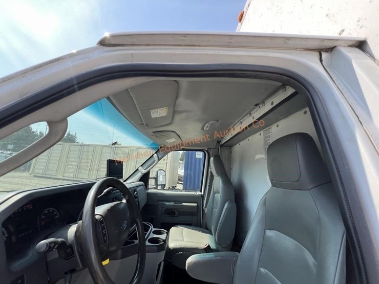 2012-ford-e450-image-31