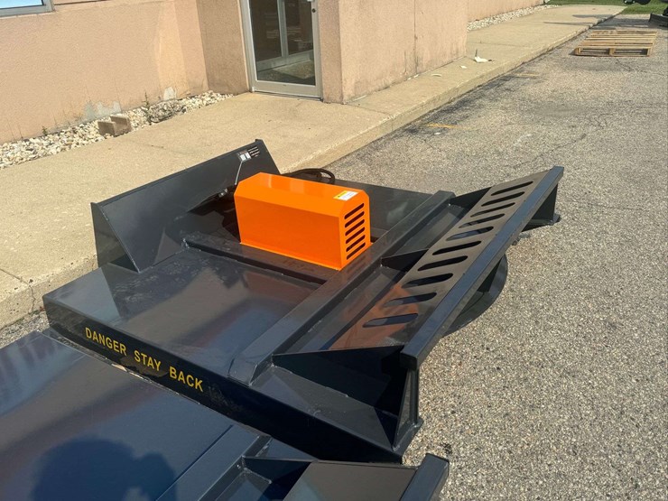wolverine-bc-13-72w-72-inch-skid-steer-brush-cutter-image-2