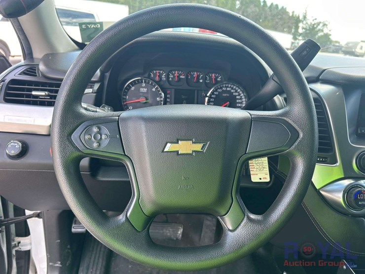 2017-chevrolet-tahoe-image-13